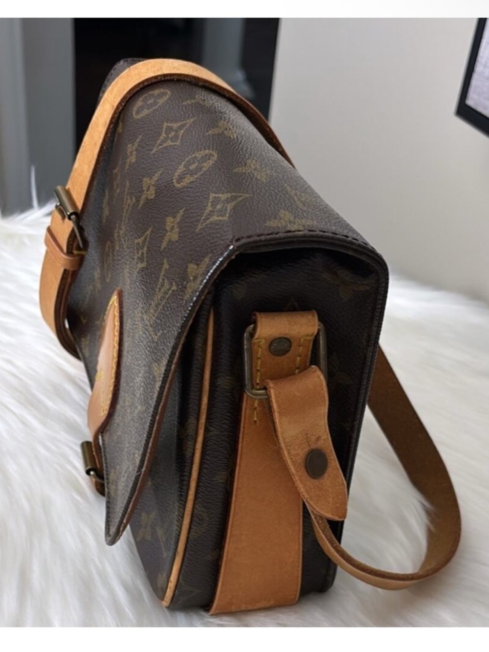 Louis Vuitton Cartouchiere GM Messanger Bag in iconic Monogram coated canvas - Picture 3 of 12
